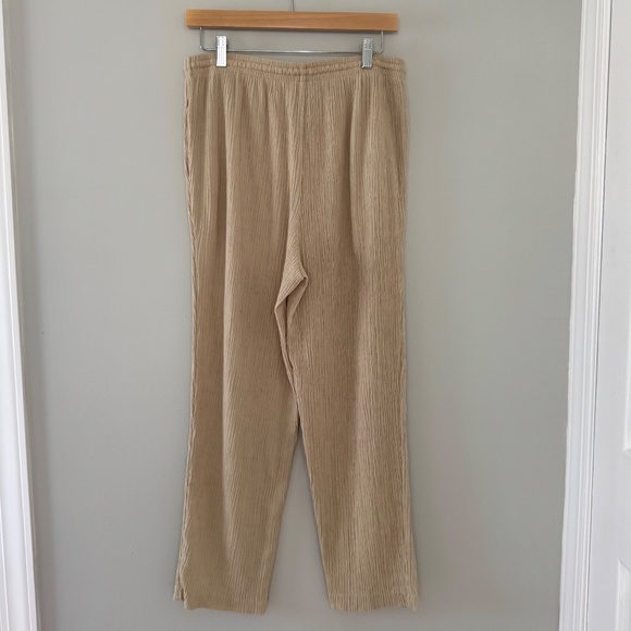 Alfred‎ Dunner Beige Crepe Textured Pants - Picture 5 of 13